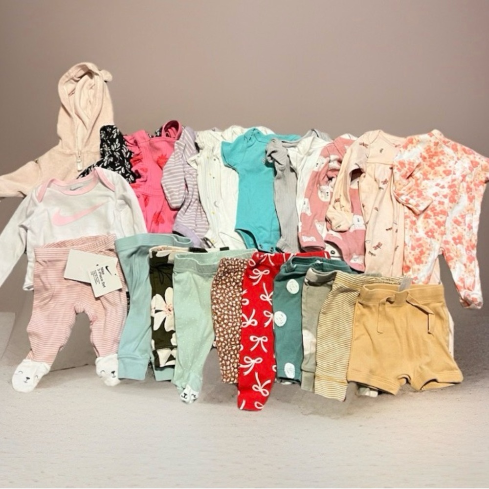 Lot Of 23 Pieces Baby Girl Clothes (Newborn) Pre-owned (#135)